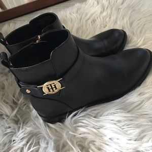 Like New Tommy Booties